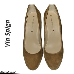 EUC Sz 6 Cognac Suede Wedge Heels